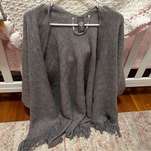 Vince Camuto Gray Shawl